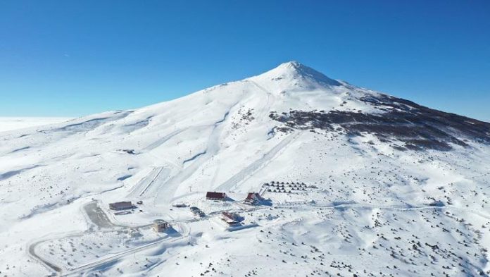 Alp Disiplini Kayak Yarışları nefes kesti