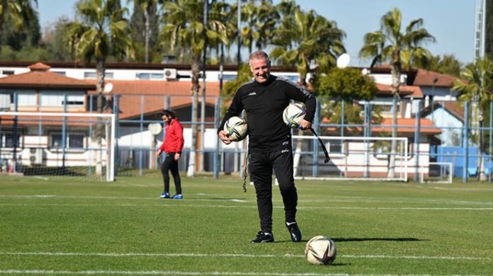 Mesut Bakkal, “Taraftarlarımızı takıma destek vermeye çağırıyorum”