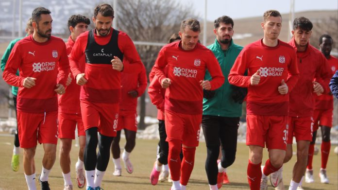 Sivasspor'da Beşiktaş mesaisi devam ediyor