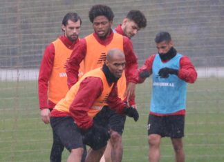 Antalyaspor, sağanak yağış altında çalıştı