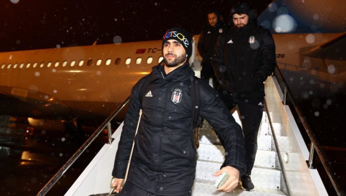 Beşiktaş 3 saatlik bekleyişin ardından Sivas'a ulaştı