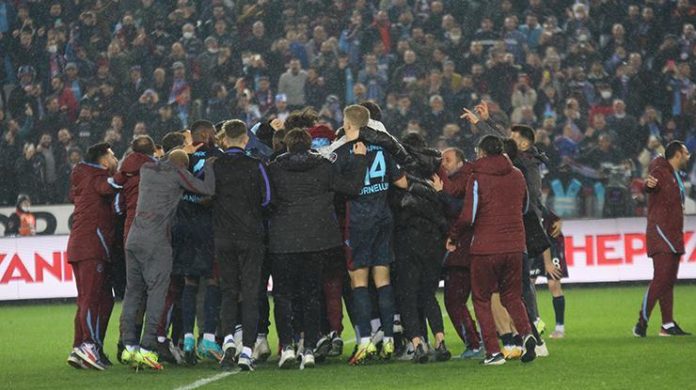 Trabzonspor'u zirvede tutan geri dönüşler