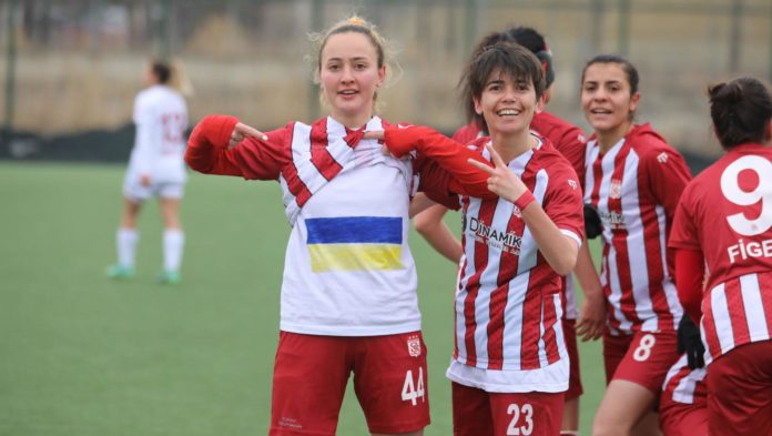 Sivassporlu futbolcudan Ukrayna’ya destek!