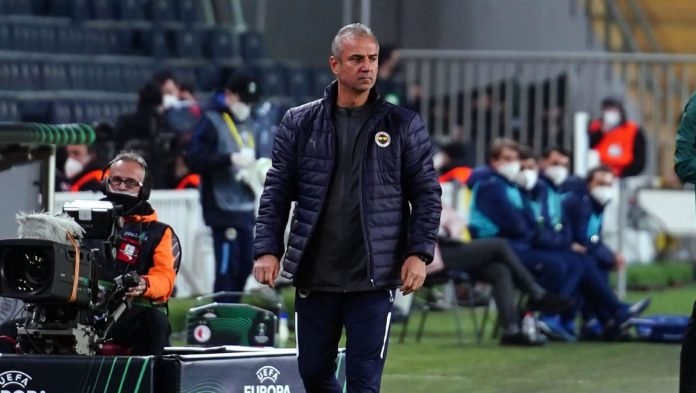 Fenerbahçe Teknik Direktörü İsmail Kartal: İkincilik için 3 puanı istiyoruz