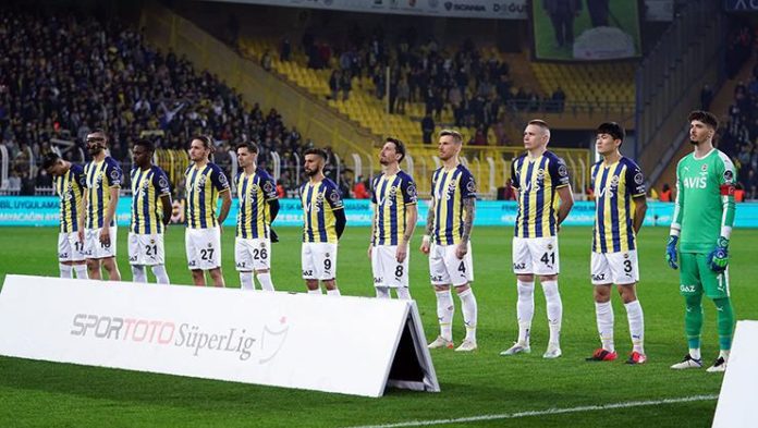 Fenerbahçe'nin Trabzonspor maçı kadrosunda sürpriz olmadı