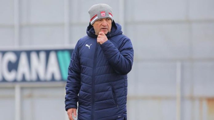 Sivasspor Teknik Direktörü Rıza Çalımbay’dan futbolculara mesaj: “Herkes sorumluluk almak zorunda”