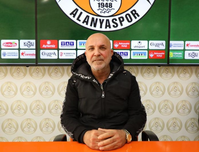 Alanyaspor Başkanı Hasan Çavuşoğlu'dan taraftara çağrı