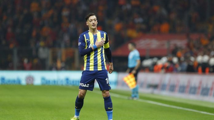 İngiltere'de gündem Fenerbahçe'nin yıldızı Mesut Özil