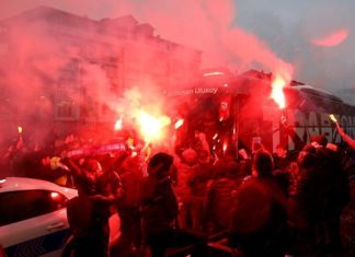 Trabzonspor, Of ilçesinde meşalelerle karşılandı