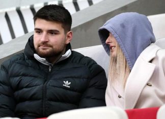 Beşiktaş'ta kaleci Ersin Destanoğlu'ndan genç Emre Bilgin'e övgü dolu sözler