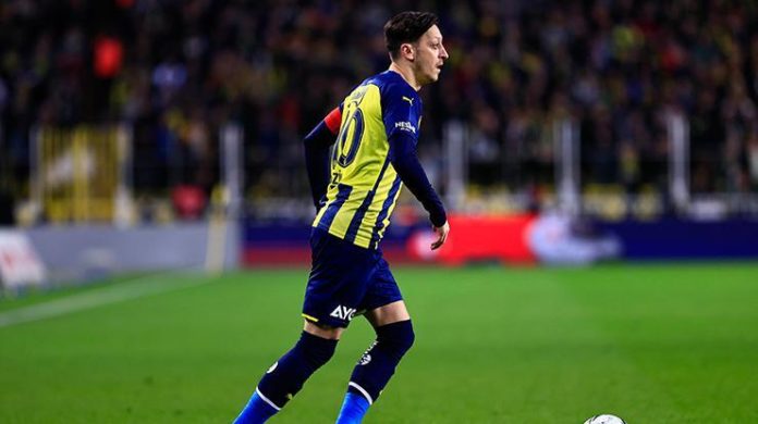 Flaş! İsmail Kartal Mesut Özil'i sildi!