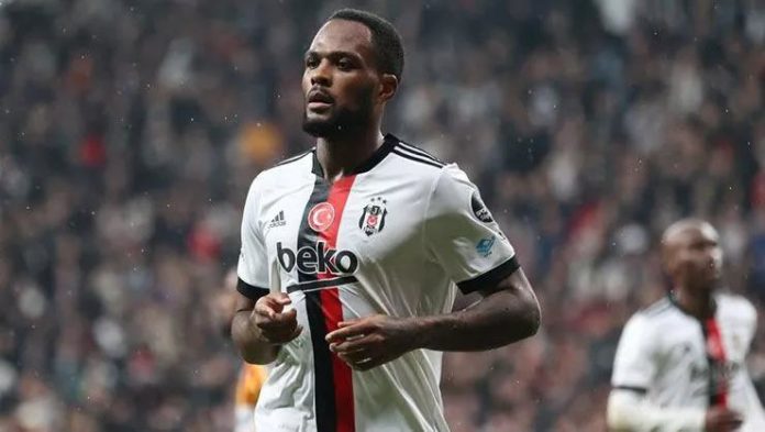 Beşiktaş'ta Cyle Larin ikilemi