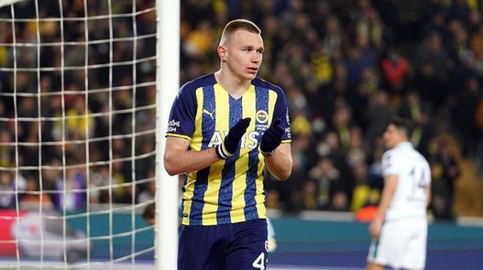 Fenerbahçe'de Szalai rekor kırarak transfer olabilir!