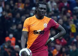 Galatasaray'da 27 milyonluk Gomis endişesi