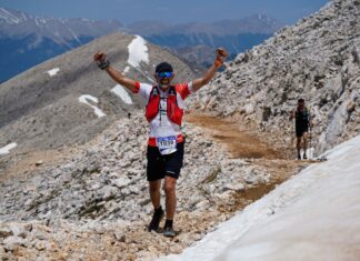 Sporcular sınırlarını zorladı, deniz seviyesinden 2365 metre zirveye koştu