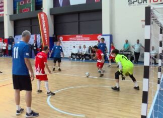 Down Sendromlular Futsal Milli Takımı ile Şöhretler Karması arasında gösteri maçı