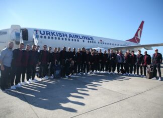 Şampiyon Trabzonspor, Başakşehir maçı için İstanbul'a gitti