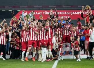 Sivassporlu futbolcular, Türkiye Kupası zaferini değerlendirdi
