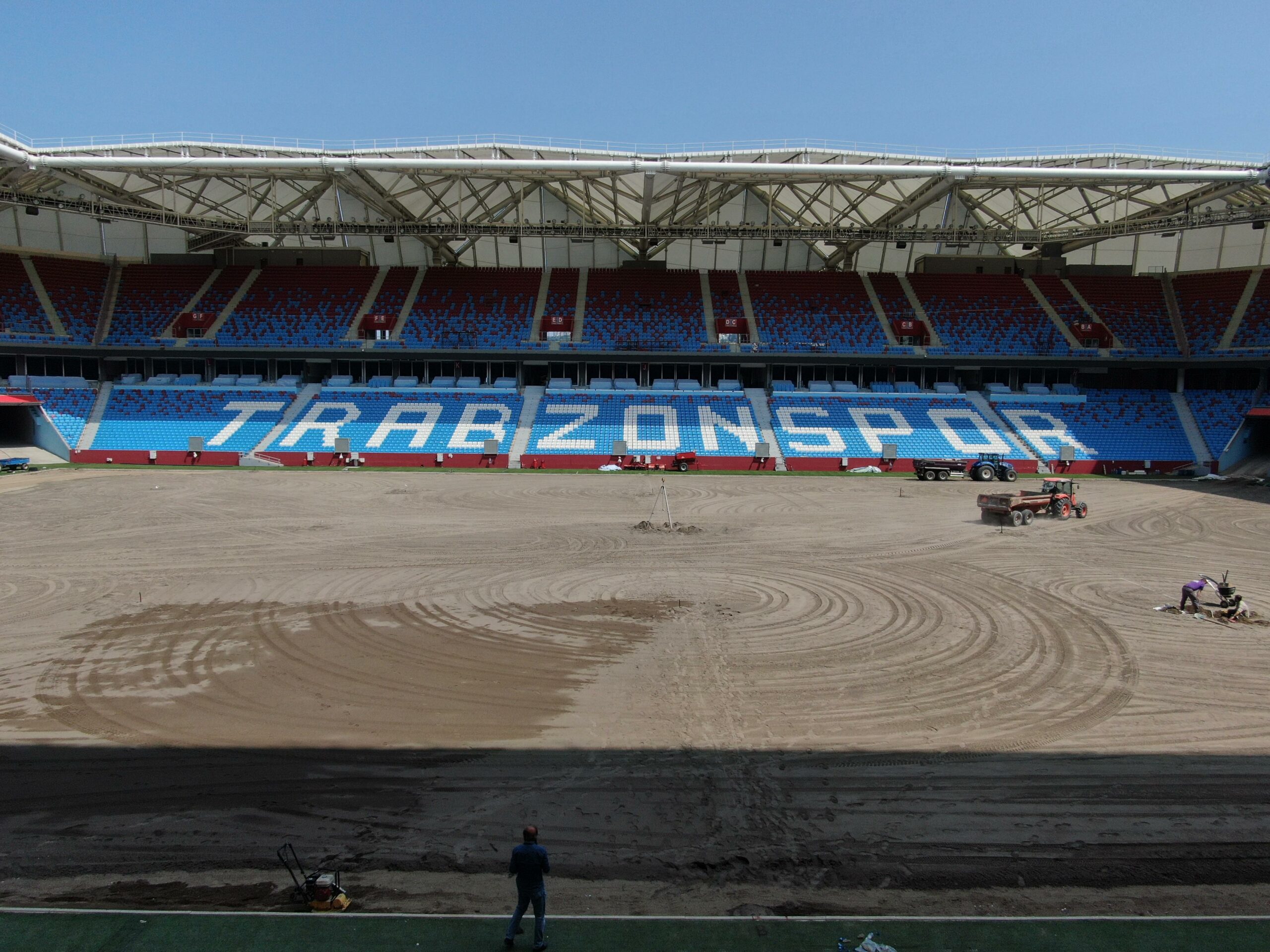 Şampiyonluk kutlamaları sonrasında Trabzonspor’un sahası yenileniyor!