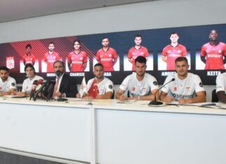 Sivasspor'dan yeni transferler için imza töreni