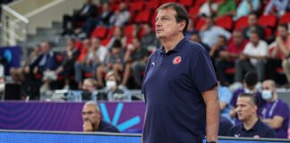 Ergin Ataman: Shane Larkin'in parmaklarında ciddi bir problem var