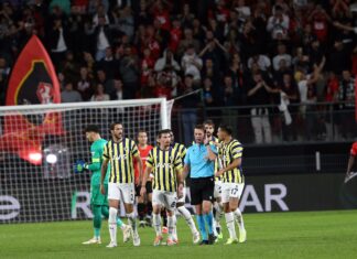 Rennes – Fenerbahçe maçı nefes kesti! İşte o anlar…