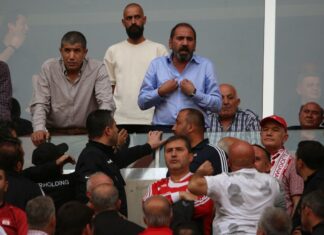 Sivasspor taraftarı yönetimi istifaya çağırdı