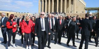 Gençlerbirliği, Anıtkabir’i ziyaret etti