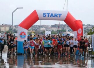 Maltepe’de SMA hastaları için yüzlerce kişi bir araya geldi