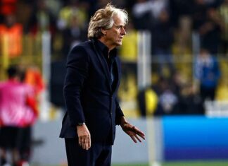 Jorge Jesus, Altay Bayındır'a sahip çıktı: Ona gösterilen tepkiler, bana gösterilmiş tepkidir!