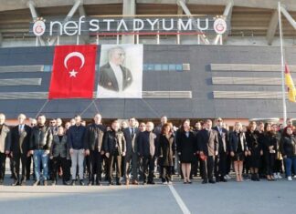 Galatasaray, Atatürk için anma töreni düzenledi