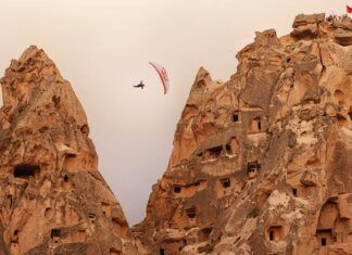 Valentin Delluc, Kapadokya'da 2 bin 600 metre yükseklikten atlayarak bir ilki gerçekleştirdi