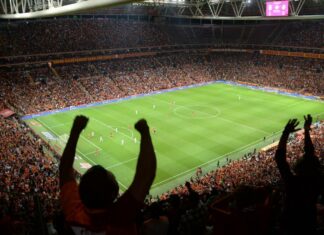 Tribünün lideri yine Galatasaray!