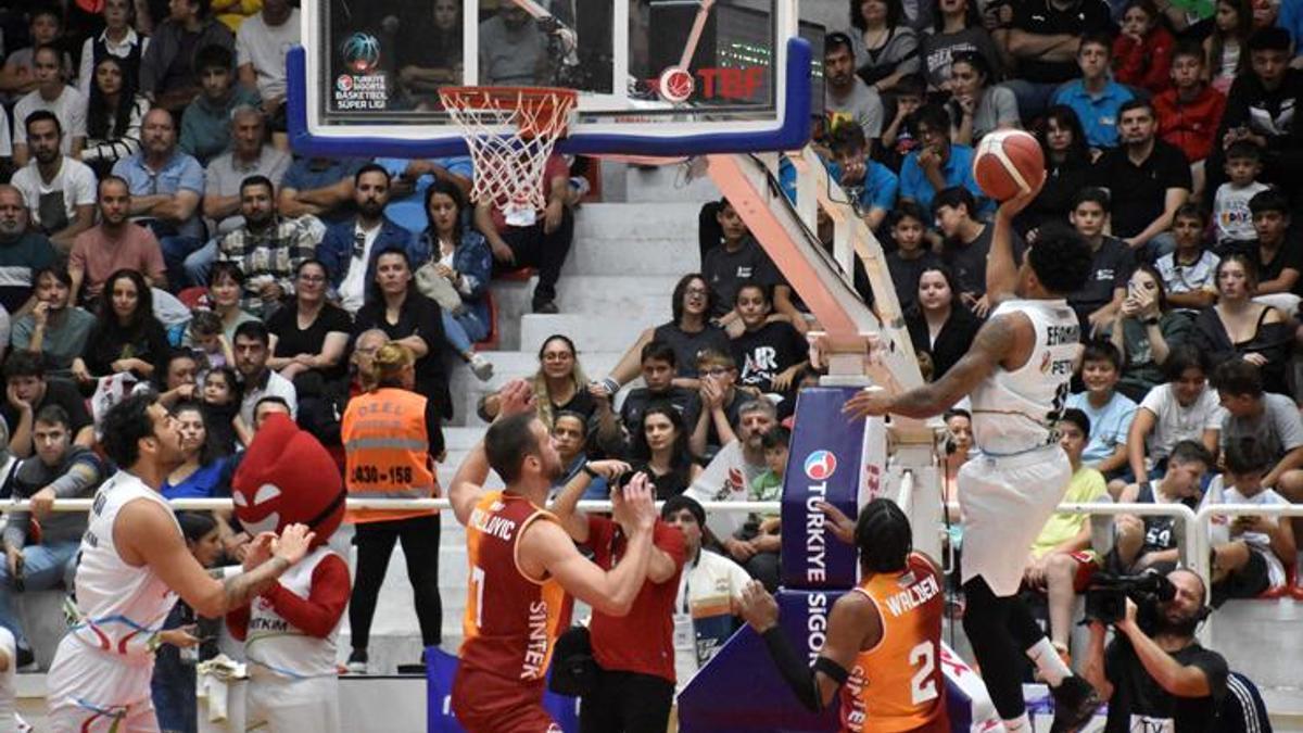 Türkiye Sigorta Basketbol Süper Ligi: Aliağa Petkimspor: 76 – Galatasaray: 74 – Basketbol Haberleri