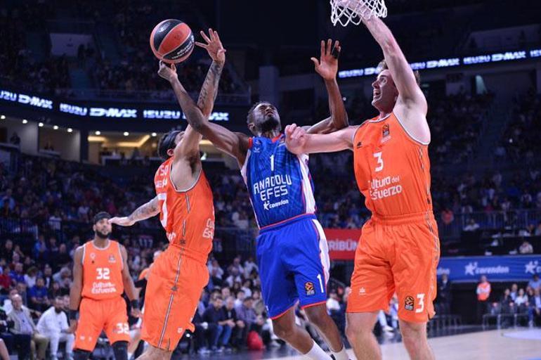 ANADOLU EFESİN UYANIŞI, VALENCIAYA DUR DEDİ (ÖZET) Anadolu Efes-Valencia Basket maç sonucu: 77-73