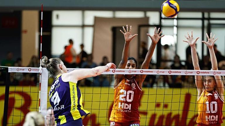 Fenerbahçe derbide Galatasarayı 3-1 yendi