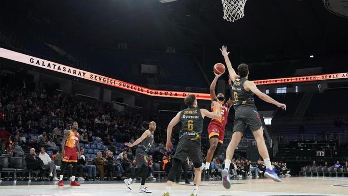 İnanılmaz son | Uzatmalara giden maçı kazanan Galatasaray! Galatasaray – Aliağa Petkimspor maç sonucu: 90-88 – Basketbol Haberleri