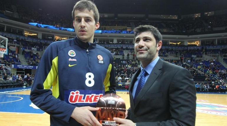 Eski Fenerbahçeli Nemanja Bjelica, emeklilik kararını açıkladı