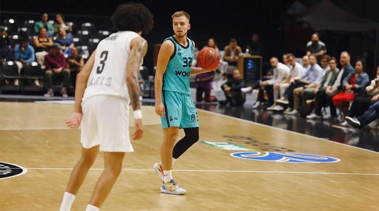 Arturs Zagars, yeni sezonda Fenerbahçe Beko forması giyecek