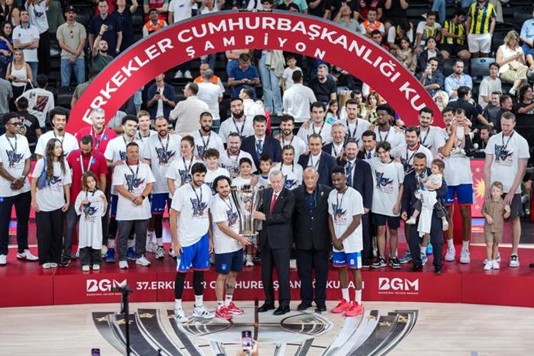 EuroLeague hasreti bitiyor Virtus Bologna-Anadolu Efes maçı ne zaman, saat kaçta, hangi kanalda canlı yayınlanacak