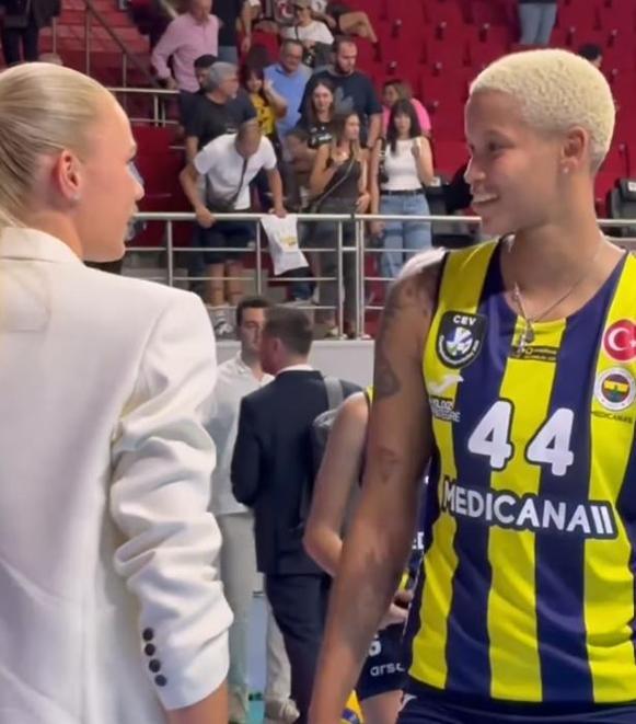 Arina Fedorovtsevadan Fenerbahçelilerin yüreğini cız ettiren paylaşım Yeni ofiste ilk gün