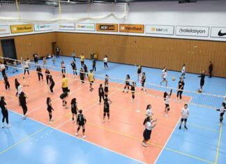 VakıfBank Kadın Voleybol Takımı kız öğrencileri evinde ağırladı – Voleybol Haberleri