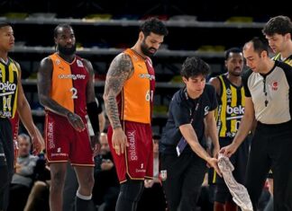 İZLE – Fenerbahçe Beko – Galatasaray maçında gerginlik! Taraftarlar salondan çıkartıldı… – Spor Kral Gazetesi Basketbol Haberleri